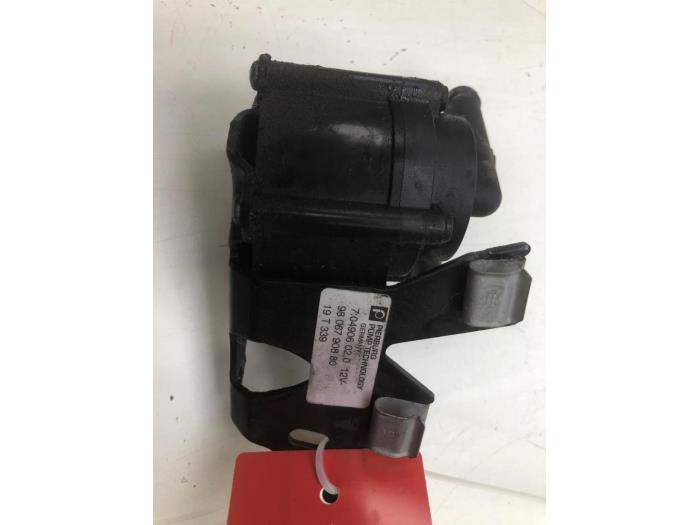 Gebruikte Waterpomp Opel Grandland (X) 1.6 Turbo 16V Hybrid4 Prijs € 82,95 Margeregeling aangeboden door Wessel Parts & Service B.V.