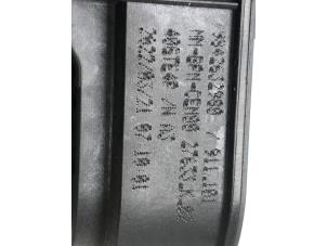Gebruikte Gasklephuis Opel Corsa F (UB/UH/UP) 1.2 12V 75 Prijs € 49,00 Margeregeling aangeboden door Autobedrijf G.H. Wessel B.V.