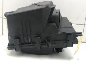 Gebruikte Luchtfilterhuis Volvo S60 I (RS/HV) 2.4 D5 20V Prijs € 99,00 Margeregeling aangeboden door Wessel Parts & Service B.V.