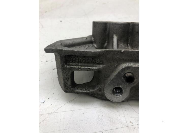 Gebruikte Motorsteun Opel Grandland (X) 1.5 CDTI 130 Prijs € 51,45 Margeregeling aangeboden door Wessel Parts & Service B.V.
