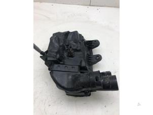 Gebruikte Luchtfilterhuis Opel Combo Life 1.5 CDTI 130 Prijs € 59,00 Margeregeling aangeboden door Wessel Parts & Service B.V.