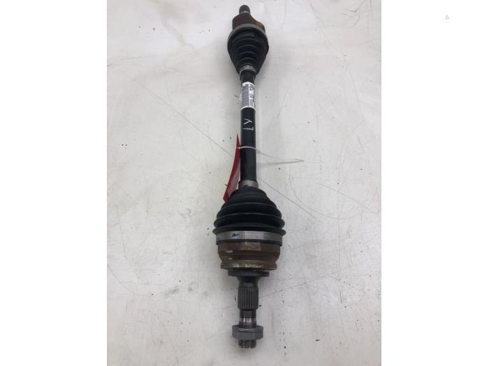 Gebruikte Steekas links-voor Opel Corsa F (UB/UH/UP) 1.2 Turbo 12V 100 Prijs € 131,25 Margeregeling aangeboden door Wessel Parts & Service B.V.