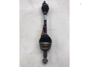 Gebruikte Aandrijfas links-voor Opel Corsa F (UB/UH/UP) 1.2 Turbo 12V 100 Prijs € 125,00 Margeregeling aangeboden door Wessel Parts & Service B.V.