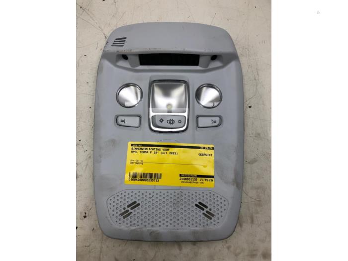 Binnenverlichting voor van een Opel Corsa F (UB/UH/UP) 1.2 Turbo 12V 100 2023