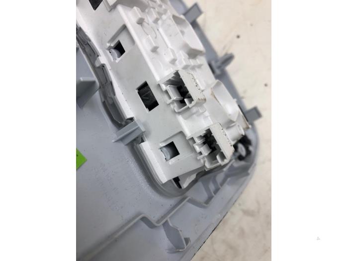 Binnenverlichting voor van een Opel Corsa F (UB/UH/UP) 1.2 Turbo 12V 100 2023