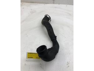 Gebruikte Intercooler Buis Ford Transit Custom 2.0 TDCi 16V Eco Blue 130 Prijs € 39,00 Margeregeling aangeboden door Wessel Parts & Service B.V.