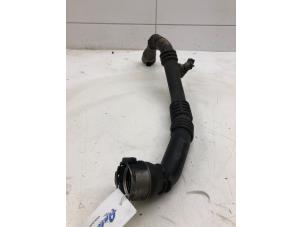 Gebruikte Intercooler Buis Dacia Duster (HS) 1.5 dCi Prijs € 49,00 Margeregeling aangeboden door Wessel Parts & Service B.V.