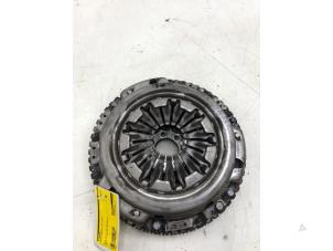 Gebruikte Vliegwiel Dacia Duster (HS) 1.5 dCi Prijs € 125,00 Margeregeling aangeboden door Wessel Parts & Service B.V.