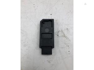 Gebruikte Keyless entry antenne Cupra Leon (KLCB) 1.5 eTSI 16V Prijs € 25,00 Margeregeling aangeboden door Wessel Parts & Service B.V.