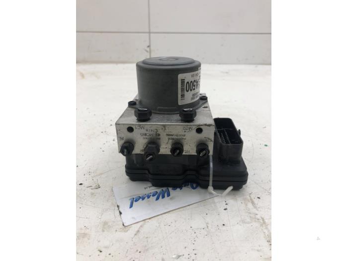 Gebruikte ABS Pomp Hyundai Elantra Prijs € 313,95 Margeregeling aangeboden door Wessel Parts & Service B.V.