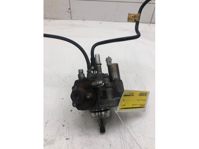 Gebruikte Dieselpomp Opel Astra K 1.6 CDTI 110 16V Prijs € 156,45 Margeregeling aangeboden door Wessel Parts & Service B.V.