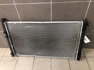 Gebruikte Radiateur Mitsubishi ASX 1.6 MIVEC 16V Prijs € 125,00 Margeregeling aangeboden door Wessel Parts & Service B.V.