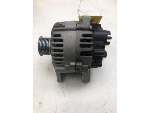 Gebruikte Dynamo Renault Clio III Estate/Grandtour (KR) 1.2 16V TCE 100 Prijs € 79,00 Margeregeling aangeboden door Wessel Parts & Service B.V.