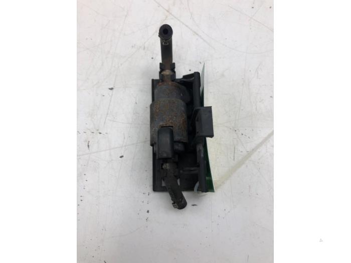 Gebruikte Tank element Pomp Volkswagen Golf VII (AUA) 1.4 TSI 16V Prijs € 82,95 Margeregeling aangeboden door Wessel Parts & Service B.V.