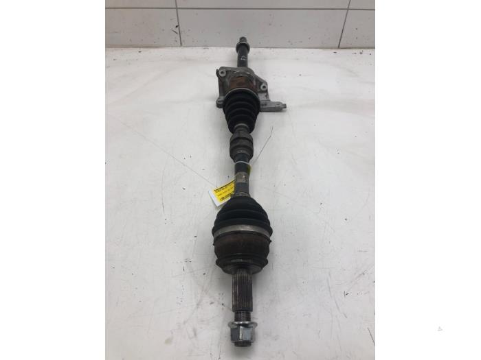 Gebruikte Aandrijfas rechts-voor Nissan Qashqai (J11) 1.2 DIG-T 16V Prijs € 156,45 Margeregeling aangeboden door Wessel Parts & Service B.V.