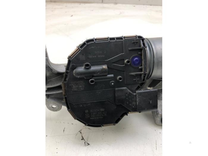 Ruitenwissermotor voor van een Opel Astra J (PC6/PD6/PE6/PF6) 1.4 Turbo 16V 2011