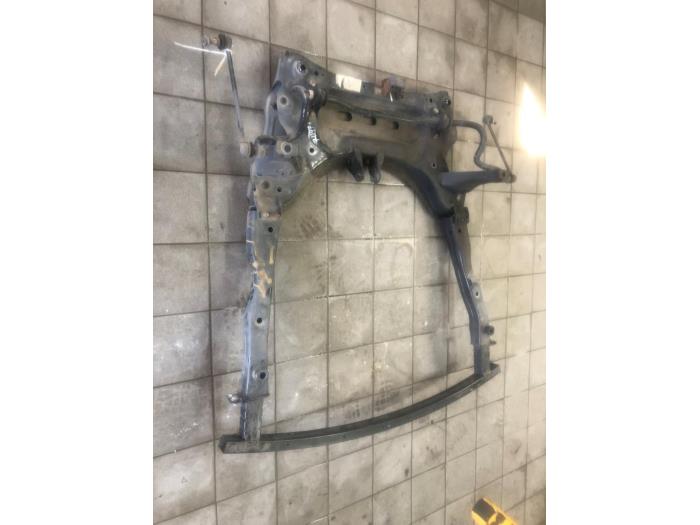 Gebruikte Subframe Nissan Qashqai (J11) 1.2 DIG-T 16V Prijs € 313,95 Margeregeling aangeboden door Wessel Parts & Service B.V.