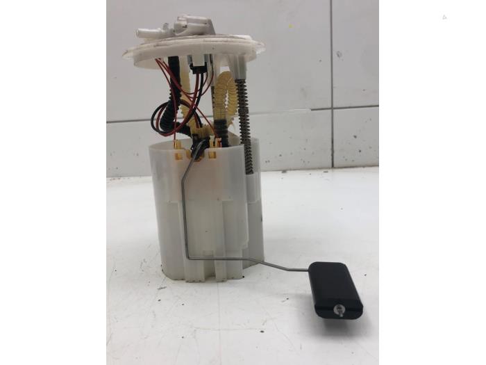 Gebruikte Tank element Pomp Nissan Juke (F15) 1.5 dCi Prijs € 131,25 Margeregeling aangeboden door Wessel Parts & Service B.V.