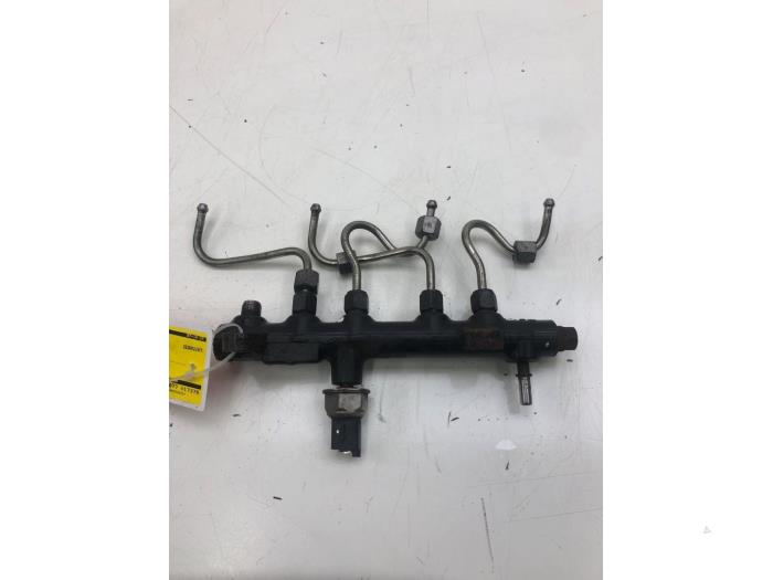 Gebruikte Common rail (Injectie) Opel Vivaro 2.0 CDTI 122 Prijs € 72,45 Margeregeling aangeboden door Wessel Parts & Service B.V.