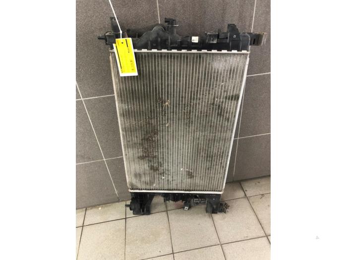 Gebruikte Radiateur Opel Astra J (PC6/PD6/PE6/PF6) 1.4 Turbo 16V Prijs € 51,45 Margeregeling aangeboden door Wessel Parts & Service B.V.
