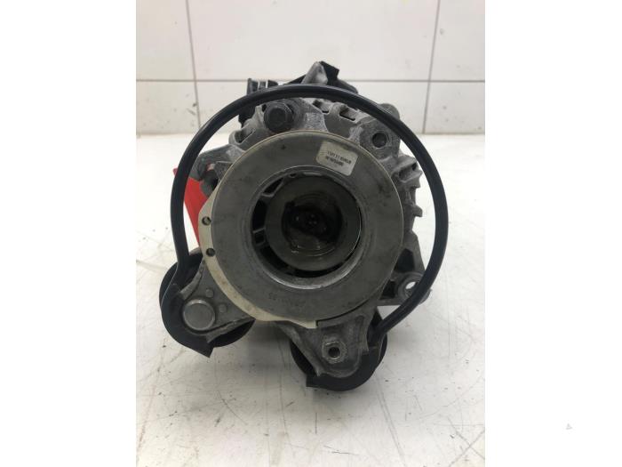 Dynamo van een Opel Grandland (X) 1.6 Turbo 16V Hybrid4 2022