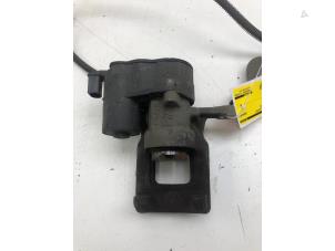 Gebruikte Remklauw (Tang) rechts-achter Opel Grandland (X) 1.6 Turbo 16V Hybrid4 Prijs € 79,00 Margeregeling aangeboden door Wessel Parts & Service B.V.