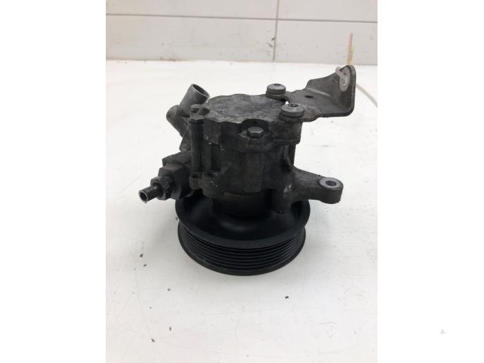 Gebruikte Pomp Servo Mercedes Sprinter 3,5t (906.63) 319 CDI,BlueTEC V6 24V Prijs € 103,95 Margeregeling aangeboden door Wessel Parts & Service B.V.