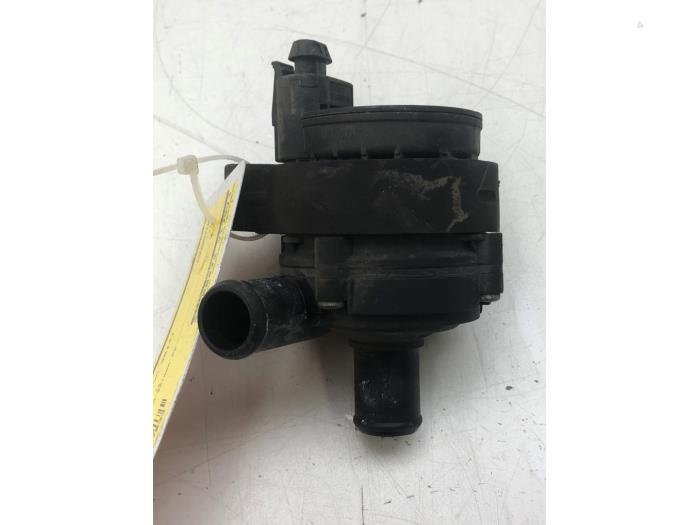 Gebruikte Waterpomp Mercedes Sprinter 3,5t (906.63) 319 CDI,BlueTEC V6 24V Prijs € 40,95 Margeregeling aangeboden door Wessel Parts & Service B.V.