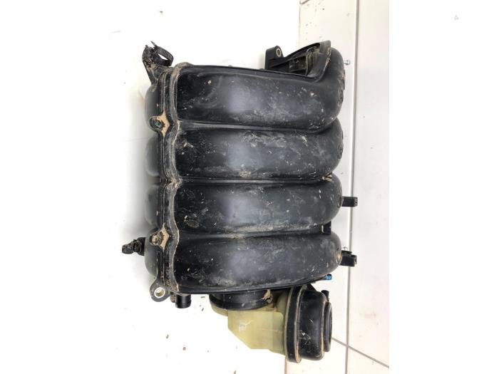 Gebruikte Spruitstuk Inlaat Toyota Auris (E18) 1.6 Dual VVT-i 16V Prijs € 103,95 Margeregeling aangeboden door Wessel Parts & Service B.V.