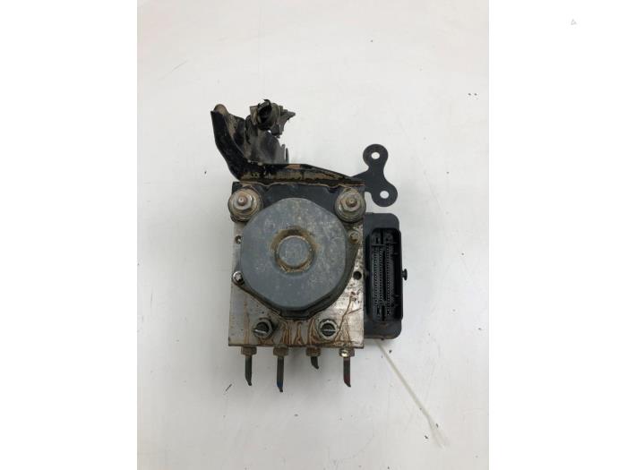 Gebruikte ABS Pomp Toyota Auris (E18) 1.6 Dual VVT-i 16V Prijs € 103,95 Margeregeling aangeboden door Wessel Parts & Service B.V.