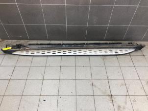 Gebruikte Dorpel links Mercedes GLC Coupe (C253) 2.0 220d 16V 4-Matic Prijs € 249,00 Margeregeling aangeboden door Wessel Parts & Service B.V.