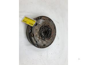 Gebruikte Vliegwiel Opel Mokka/Mokka X 1.7 CDTI 16V 4x2 Prijs € 249,00 Margeregeling aangeboden door Wessel Parts & Service B.V.