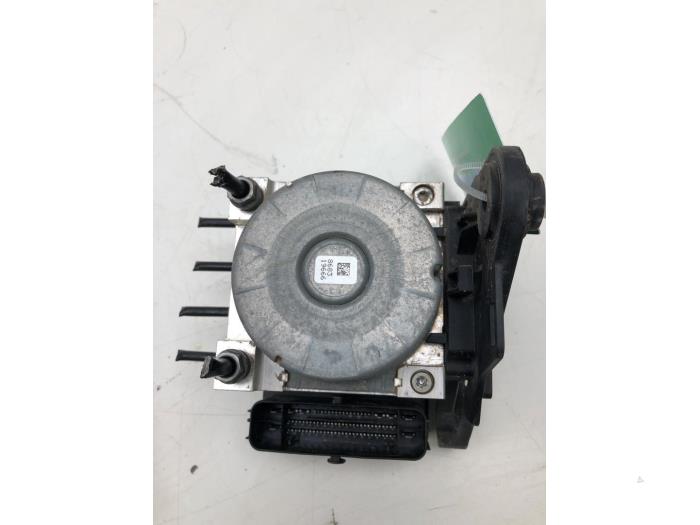 Gebruikte ABS Pomp Volkswagen Golf VII (AUA) 2.0 GTI 16V Performance Package Prijs € 131,25 Margeregeling aangeboden door Wessel Parts & Service B.V.