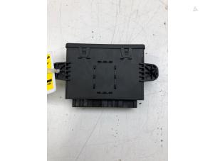 Gebruikte Module achterklep motor Ford Puma 1.0 Ti-VCT EcoBoost mHEV 12V Prijs € 69,00 Margeregeling aangeboden door Wessel Parts & Service B.V.