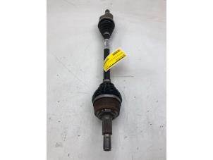 Gebruikte Homokineetas links-voor Opel Astra L (F3/FB/FM/FP) 1.2 Turbo 110 12V Prijs € 79,00 Margeregeling aangeboden door Wessel Parts & Service B.V.