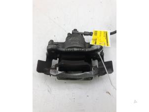 Gebruikte Remklauw (Tang) rechts-voor Ford Puma 1.0 Ti-VCT EcoBoost mHEV 12V Prijs € 69,00 Margeregeling aangeboden door Wessel Parts & Service B.V.