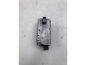 Gebruikte Anti diefstal slot Mercedes Vito (447.6) 1.7 114 CDI 16V Prijs € 69,00 Margeregeling aangeboden door Wessel Parts & Service B.V.