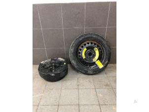 Gebruikte Krikset + reservewiel Kia Rio IV (YB) 1.0i T-GDi 100 12V Prijs € 149,00 Margeregeling aangeboden door Wessel Parts & Service B.V.