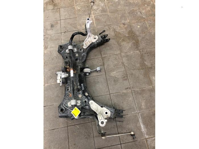 Gebruikte Subframe Renault Clio V (RJAB) 1.6 E-Tech 145 16V Prijs € 261,45 Margeregeling aangeboden door Wessel Parts & Service B.V.