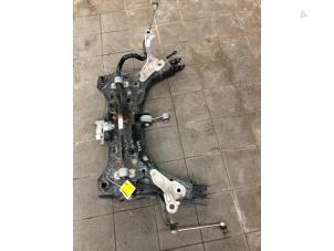 Gebruikte Subframe Renault Clio V (RJAB) 1.6 E-Tech 145 16V Prijs € 249,00 Margeregeling aangeboden door Wessel Parts & Service B.V.