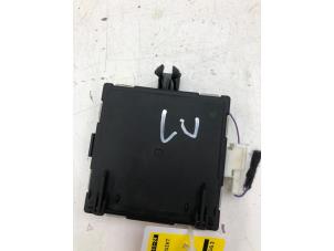 Gebruikte Deur module Mercedes E (R238) E-300 2.0 Turbo 16V Prijs € 49,00 Margeregeling aangeboden door Wessel Parts & Service B.V.