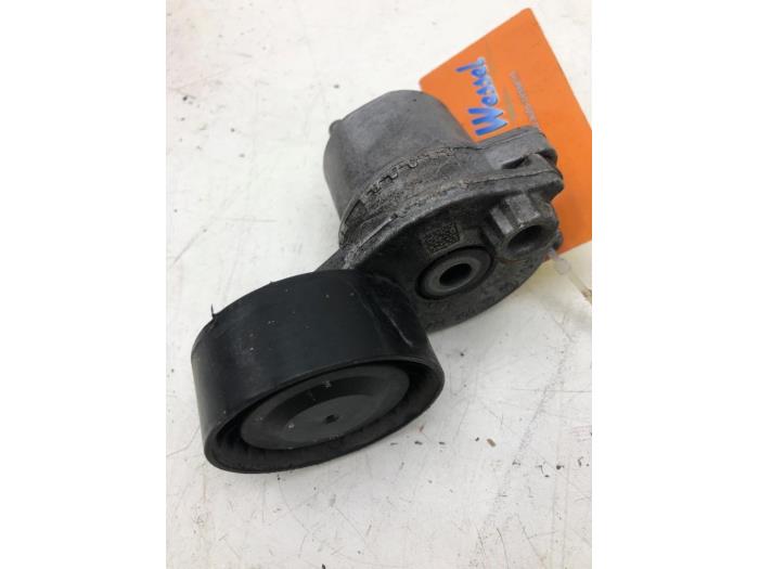 Gebruikte Spanrol Multiriem Mercedes E (R238) E-300 2.0 Turbo 16V Prijs € 51,45 Margeregeling aangeboden door Wessel Parts & Service B.V.