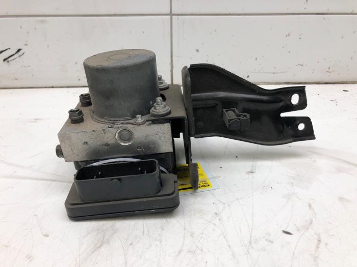 Gebruikte ABS Pomp Seat Ibiza IV SC (6J1) 1.0 EcoTSI 12V Prijs € 157,50 Margeregeling aangeboden door Wessel Parts & Service B.V.