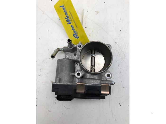 Gebruikte Gasklephuis Renault Clio V (RJAB) 1.6 E-Tech 145 16V Prijs € 131,25 Margeregeling aangeboden door Wessel Parts & Service B.V.