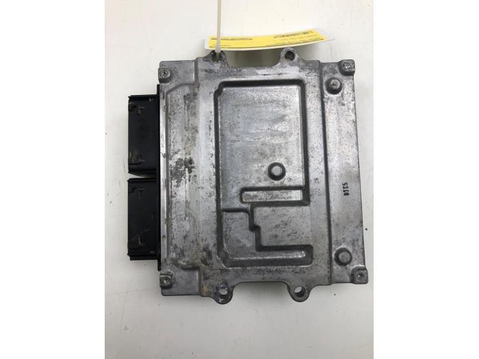Gebruikte Computer Motormanagement Volvo V40 (MV) 1.5 T3 16V Geartronic Prijs € 156,45 Margeregeling aangeboden door Wessel Parts & Service B.V.