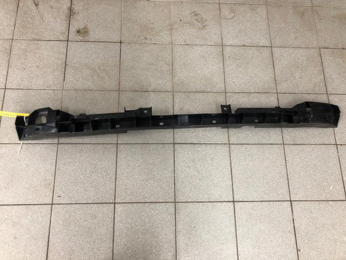 Gebruikte Frontdeel steun Renault Clio V (RJAB) 1.6 E-Tech 145 16V Prijs € 51,45 Margeregeling aangeboden door Wessel Parts & Service B.V.