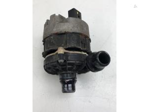 Gebruikte Waterpomp Mercedes Vito (447.6) 1.7 114 CDI 16V Prijs € 79,00 Margeregeling aangeboden door Wessel Parts & Service B.V.