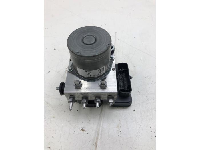 Gebruikte ABS Pomp Renault Captur II (RJB) 1.3 Mild Hybrid 140, TCe 140 16V Prijs € 261,45 Margeregeling aangeboden door Wessel Parts & Service B.V.