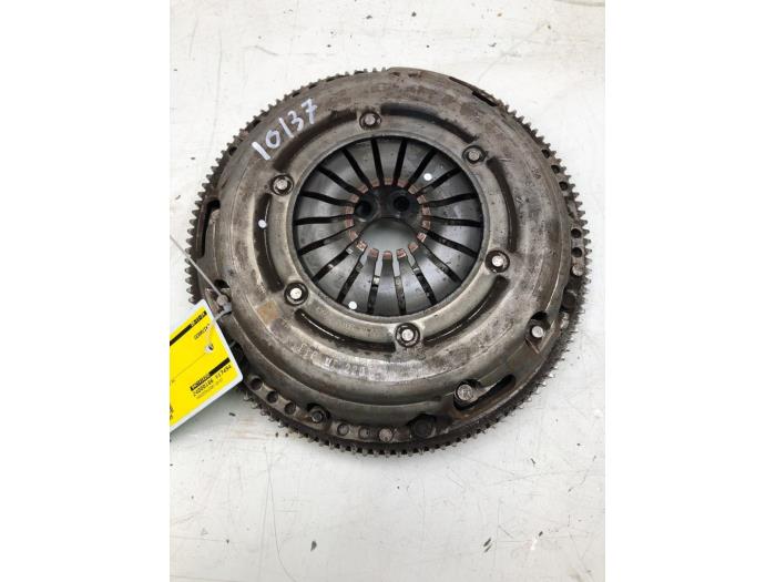 Gebruikte Vliegwiel Seat Ibiza IV SC (6J1) 1.0 EcoTSI 12V Prijs € 183,75 Margeregeling aangeboden door Wessel Parts & Service B.V.