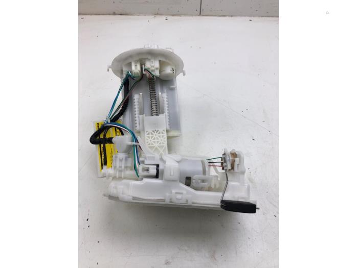 Gebruikte Tank element Pomp Toyota C-HR (X1,X5) 2.0 16V Hybrid Prijs € 261,45 Margeregeling aangeboden door Wessel Parts & Service B.V.